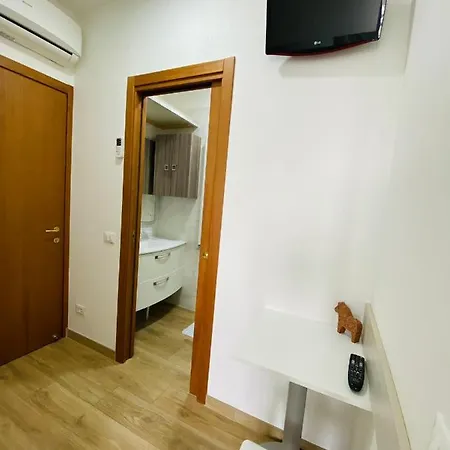Homestay Venice Station House