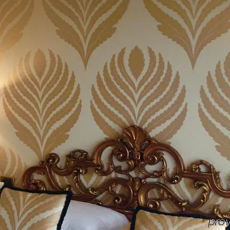 Amadeus Hotel