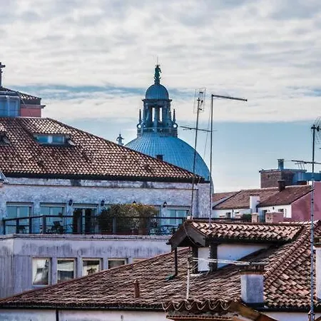 Apartment Attic Behind St. Mark's Square Venice