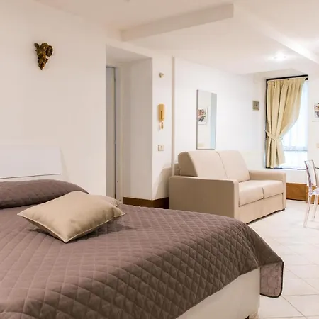 Apartment -spacious And Flat With Private Patio