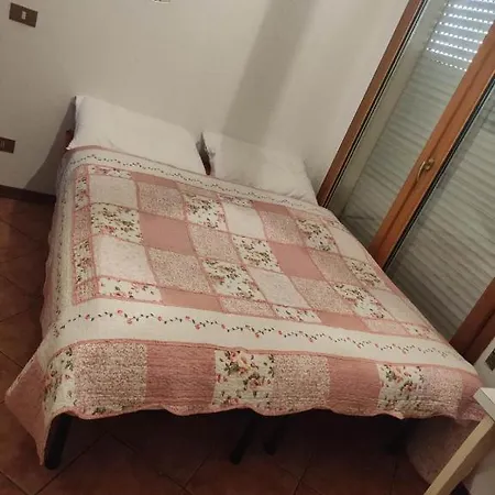 Linda's Apparment *