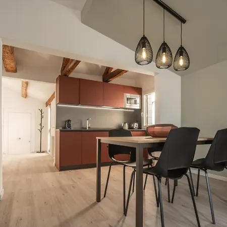 Apartment Sant'aponal Cozy With Balcony R&r *