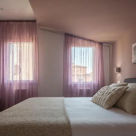 Sant'aponal Cozy With Balcony R&r Apartment *