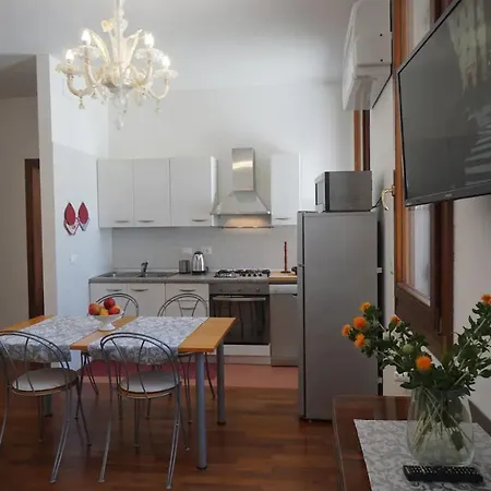 Campo San Lorenzo Apartment Venice
