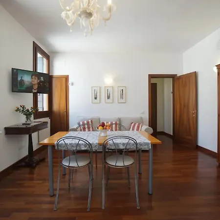 Campo San Lorenzo Apartment Venice