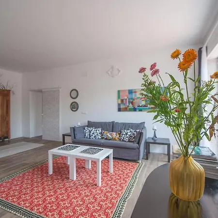 Modern, Contemporary Flat-15 Minutes To Venice *