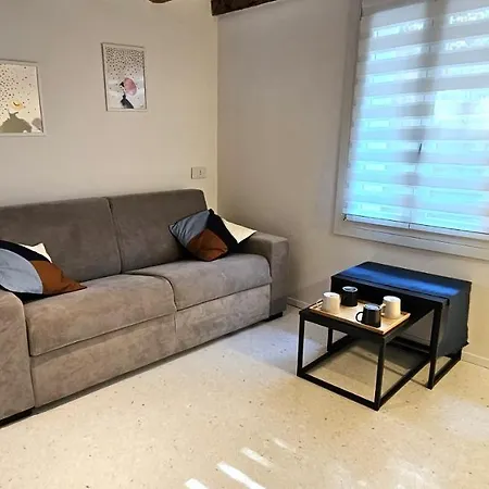 Cozy Small With Private Garden *