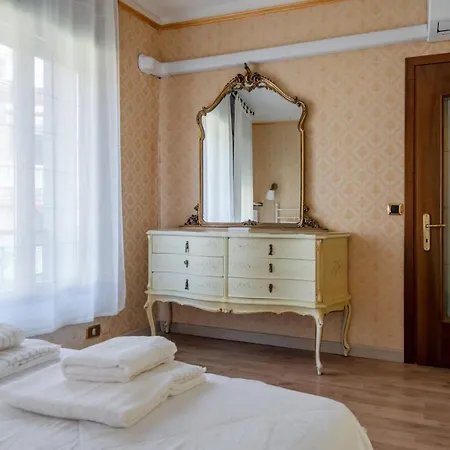 Venezia- S. Lucia Train Station Lovely Apartment! * Venice