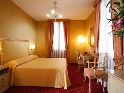 Hotel Castello 3*