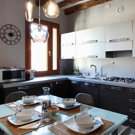 Domus Biennale, Modern In Centre. Apartment