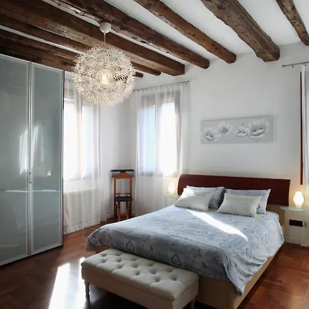 Domus Biennale, Modern In Centre. Apartment Venice