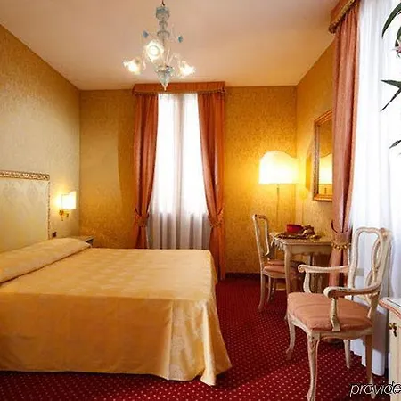 Hotel Castello 3*
