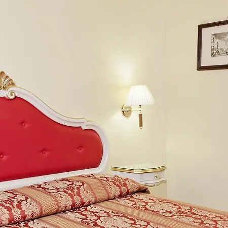 San Lio Tourist House 2*
