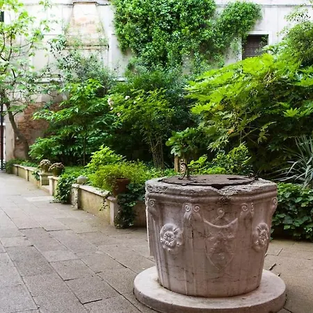 Apartment Palazzo Alvera Grand Canal