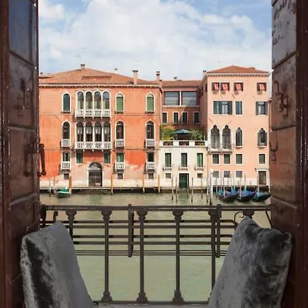 Apartment Palazzo Alvera Grand Canal Venice