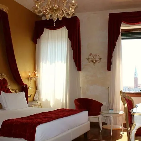 Hotel Savoia & Jolanda 4*