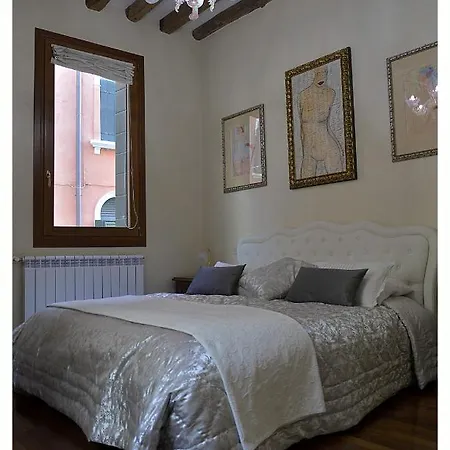 Domus Dea Venice