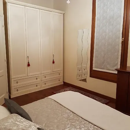 Domus Dea Apartment *