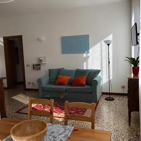 San Lorenzo Garden Apartment *
