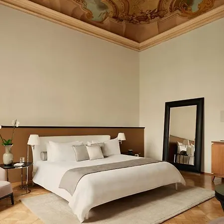 Aman Hotel 5*