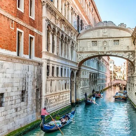Art & Culture Biennale - Sweet Venedig