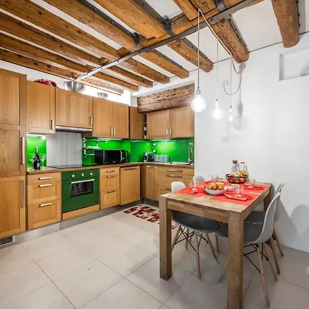 Accessible Groundfloor Near Station - Ca Rezzonico *