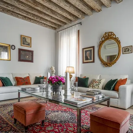 Miracoli With View On The Canal R&r Apartment Venice