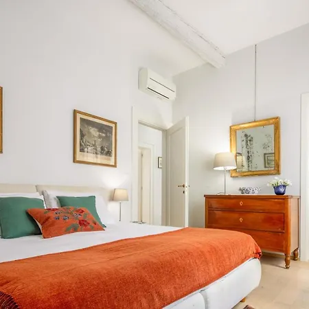 Miracoli With View On The Canal R&r Apartment Venice