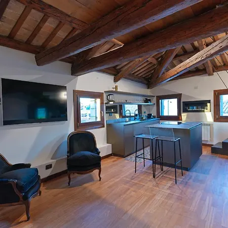 Lalux Apartment