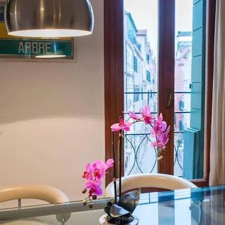 Stunning In The Heart Of Appartamento Venezia