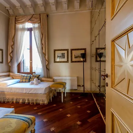 Apartment Ca' De Le Colonne - Luxury Grand Canal View Venice