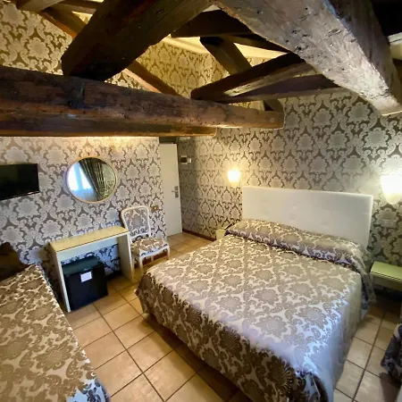 Bridge Hotel Wenecja