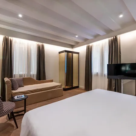Hotel Acca 3*