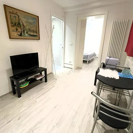 Canaletto Apartment *