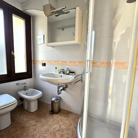 Anna's Garden Apartment Venice