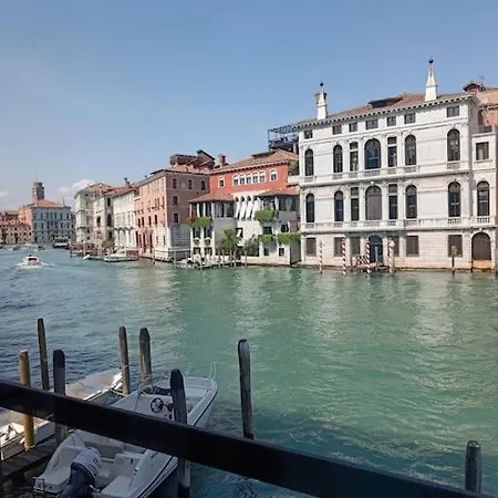 Palazzo Querini Accademia Apartment Venice