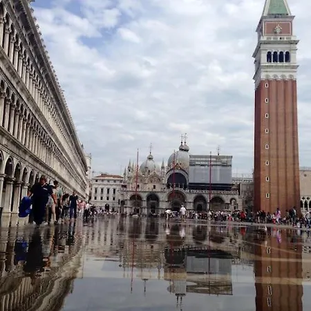 Incredible Location In San Marco's Square, Apartment Venice