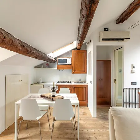 Lovely Attic For 4 Person With Wifi - A/c Apartment Venice