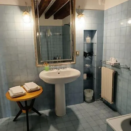 Palazzo Querini Accademia Apartment *