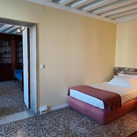 Apartment Palazzo Querini Accademia Venice