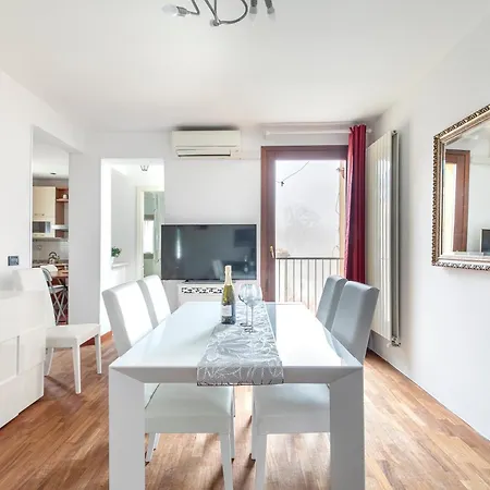 Lovely Apatment For 7 Person - Ac -wifi * Venice
