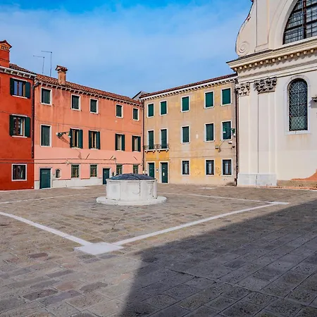 Dimora San Trovaso Enchanting Four-bedrooms Venice