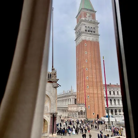286 Piazza San Marco Pensión *