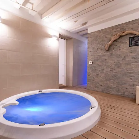 Appartamento San Samuele Centro+ Wellness Pool Jacuzzi