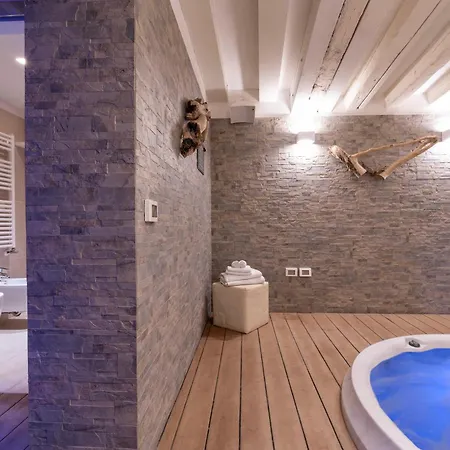 San Samuele Centro+ Wellness Pool Jacuzzi *