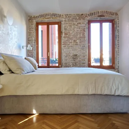 La Grancevola Is A Gorgeous With Balcony Venice