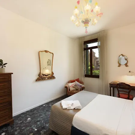 Apartment Soderini Splendor: First Floor Palazzo Charm At Castello Square *