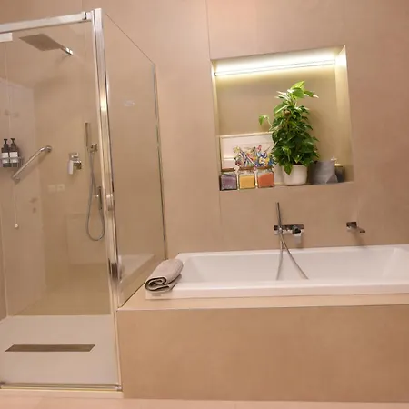 Apartment Soderini Splendor: First Floor Palazzo Charm At Castello Square Venice