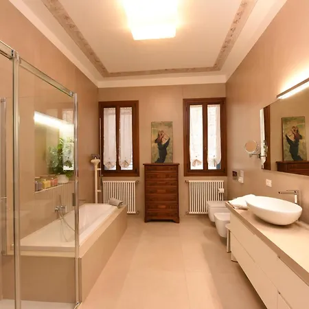 Apartment Soderini Splendor: First Floor Palazzo Charm At Castello Square