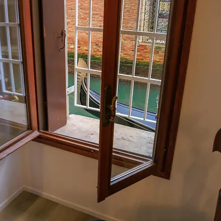 Apartment Ca' San Giacomo Canal View